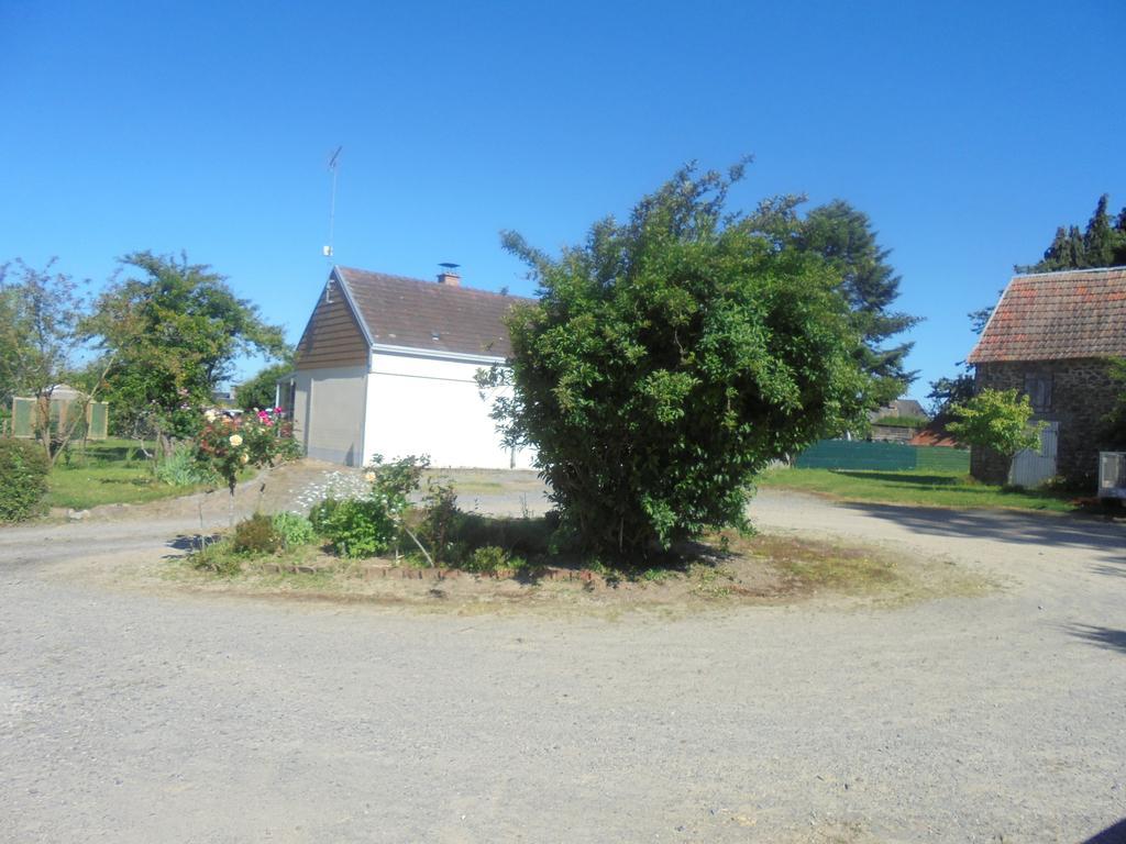 L'As Gourmand Bed and Breakfast Brécey Exteriör bild
